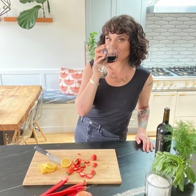 chef, author, plant lady, I help people feel more like pros in their kitchens.  https://t.co/HEXKvVpiql $1/patron/month donated to charity (she/her)