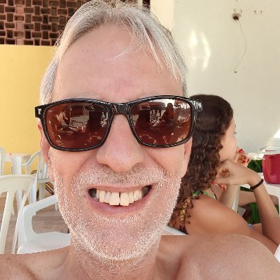 Adiro sair, tomar umas cervejas, namorar e .......