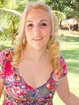 Sou uma pessoa extrovertida, simpatica, verdadeira busco amizades sinceras; sou corinthiana,evangelica IBB.