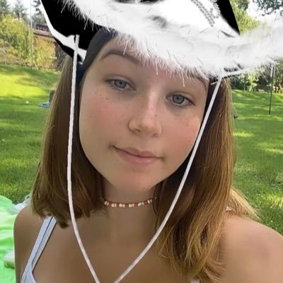 she/her (or they idk), i tweet everything that comes to my mind :) @444juno is my main profile
