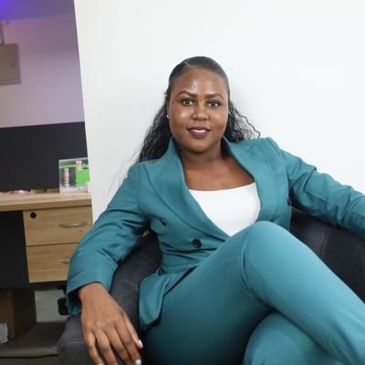 AkinyieS's profile picture. Being Realtor