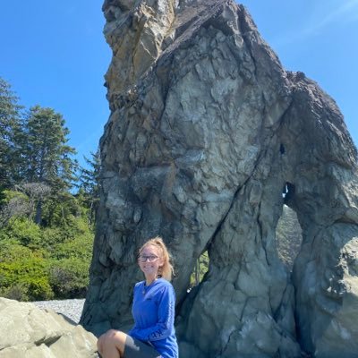class of 2023🖤 nature gives me Adrenaline… future world traveler✈️/business owner and astrophysicist ⭐️🌍🌏🌎 WOMEN&LGBTQ+ RIGHTS🏳️🌈I did take that pic😃