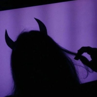 __zeyy's profile picture. •𝘧𝘪𝘯𝘥 𝘺𝘰𝘶𝘳 𝘸𝘪𝘯𝘨𝘴•