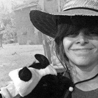 abritwoanaccent's profile picture. Who in the world am I? Ah, that's the great puzzle!