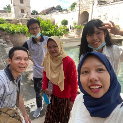 alatcucihelm's profile picture. ALAT CUCI HELM OTOMATIS MURAH DAN BERGARANSI Mesin Cuci Helm Otomatis Alat Cuci Helm Cocok Untuk Usaha Cuci Helm Anda Hubungi 0818-0610-5249 atau 0812-8081-9717