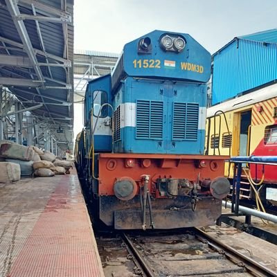 Hi guys this your surbhi railfan from Dharwad-Hubli
Transgender Ferroequinologist