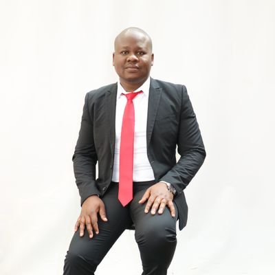 PhiniM's profile picture. Estate Agent, I have the key to your new home. https://t.co/FvLIQhWdHa