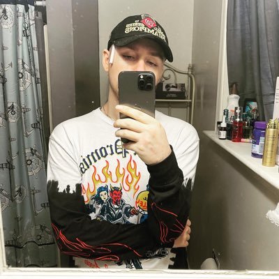swishachris's profile picture. QUIT PLAYIN🙅🏼‍♂️🧢