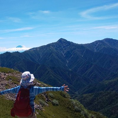 月１～2回は山にいます。近場の日帰りがメインですが、夏から秋はアルプスにも。お花を愛でながら歩くのが好きです☆  2017年とうとう居候でテン泊デビューも果たす。虫もきらいだし、重いのも汚いのもくさいのも・・・全部苦手だった自分が、どこまで進化し続けるのか楽しみ(☆∀☆）