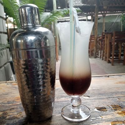Bartender man🍹🍸/Mwanafasihi 📘📗/mwandishi wa tamthiliya &Hadithi fupi