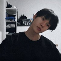 ร (@rorwait) 's Twitter Profile