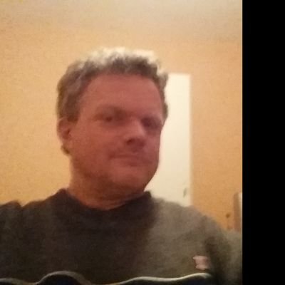 Arbeite punktlich und zuversichtlich.Habe meine Meinung immer parat.Aber höre mich selbstverständlich auch Kritik an.Habe mehrere hobbies.