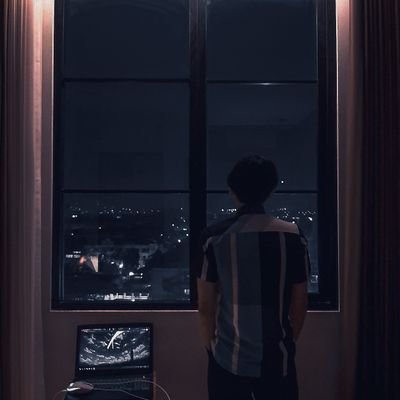 howdeeply's profile picture. 