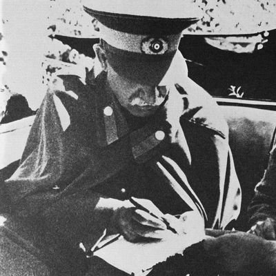 Sarbazemihan3's profile picture. باورمند به سامانه پادشاهی و حامی شاهزاده رضا پهلوی
جاوید شاه ،پاینده ایران