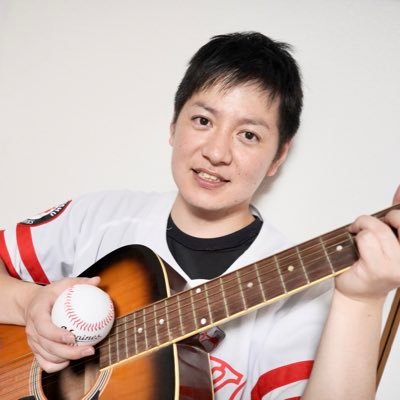 プロ野球⚾️✖️人生弾き語り🎸YouTubeコミュニティで毎日アンケートをしています。