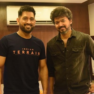 நானும் மதுரக்காரன் தான்டா! #தளபதி_விஜய் #தல_தோணி