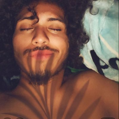 Spreads great energy ☮️☯️ psychedelic/physiological thinker fs. The Most Dope time!🧤💯✊🏽