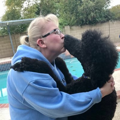LisaLisainqcaz's profile picture. Registered Nurse, mom of 4, cat mama of 2, Game of Thrones nerd.