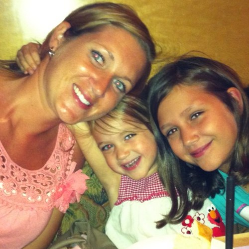 lisabeth27's profile picture. 