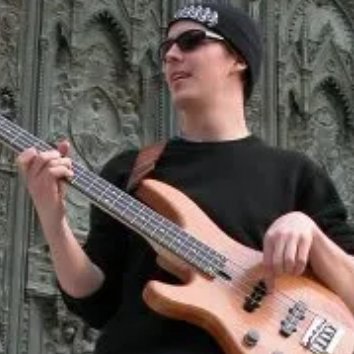 Bass guitar, guitar and misc. at Music. Lessons via skype, zoom and center stage.  Follow on youtube, twitch and instagram for the contents and always have fun!