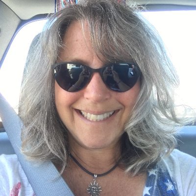 lisa_dobbins2's profile picture. Can’t we all get along? ☮️