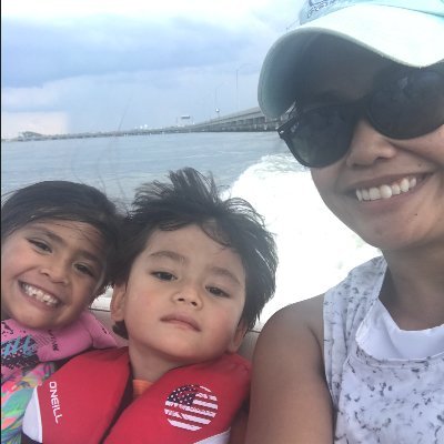 Kindergarten teacher 👩🏻🏫, wife, Mom of two 👧🏻 👦🏻 amazing kids, and dog mom to a silly 🐶 pup
