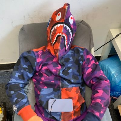 lovemode886's profile picture. plz cop