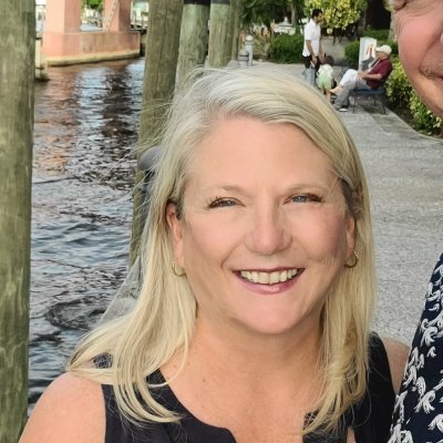 Yacht Marketing Mgr - Boater - Founder of The Wine Alley - World Traveler - Animal Advocate - Follow my boating blog. #boatingjourney