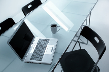 OFFICE2DAY schubst Dich vom Homeoffice auf einen eingerichteten Arbeitsplatz oder in Dein neues Büro in Bürogemeinschaft, gibt Dir den Schlüssel zur neuen Loft.