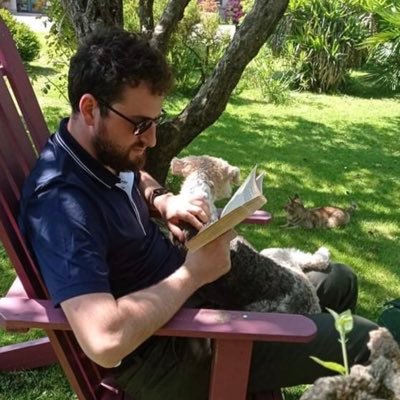 PLP Lettres-Histoire-Géographie dans l’Eure. Co-secrétaire académique du SNUEP-FSU Normandie.