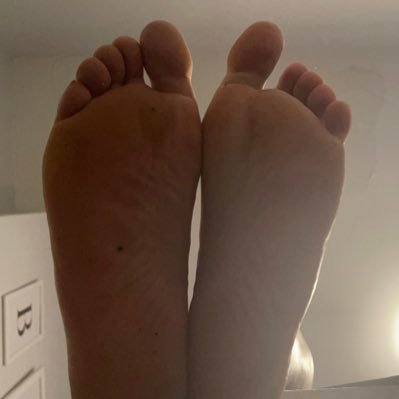 Findomme. the filthiest feet around. Prepare to be ruined. £30 initial tribute.