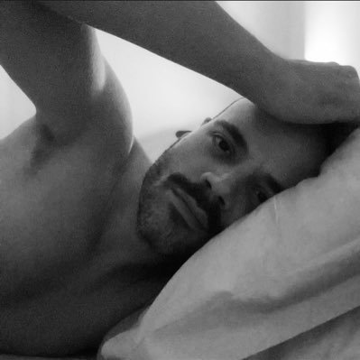 portokalakiss's profile picture. Να μου μιλάτε στον ενικό, αδυνάτισα