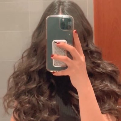 HalaAlabssi's profile picture. 𝑂𝑛 𝑡ℎ𝑒 𝑠𝑣𝑟𝑓𝑎𝑐𝑒 𝑜𝑓 𝑚𝑜𝑜𝑛 𝑤𝑎𝑡𝑐ℎ𝑖𝑛𝑔 𝑡ℎ𝑒 𝑠𝑡𝑎𝑟’𝑠