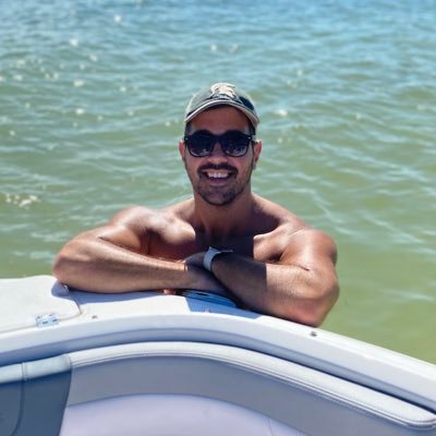 bkuss89's profile picture. blue jean collector, chronic oversleeper, everyday optimist, wannabe marathoner, crossfit enthusiast