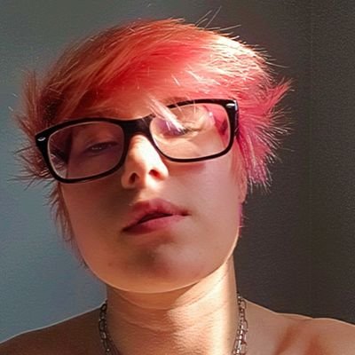 svckmypineapple's profile picture. IG ❤️
i trip on pineapples 🍍