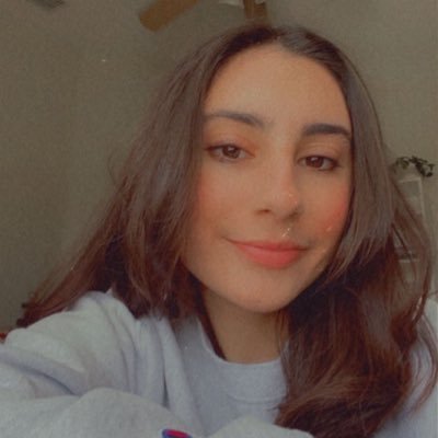 itsbvlla's profile picture. south fl. 25. registered nurse 💛🩺