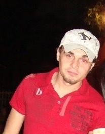 edicarlosparise's profile picture. [i][b]Love is not blind. He is retarded.. Nunca corra atrás de quem você deseja, a vida lhe traz quem você merece.