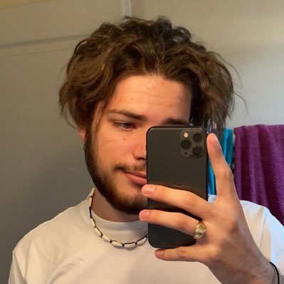 le_roso's profile picture. ✨un connard et un mec bien dans le même corps✨