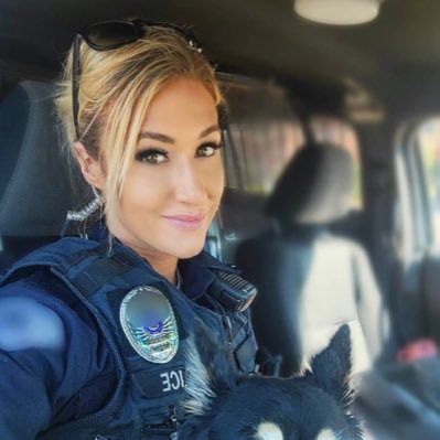 am a swatt police 👮‍♀️ officer also a single mom with and am into bitcoin investing with 3 years experience of investing for people around the globe 🌎