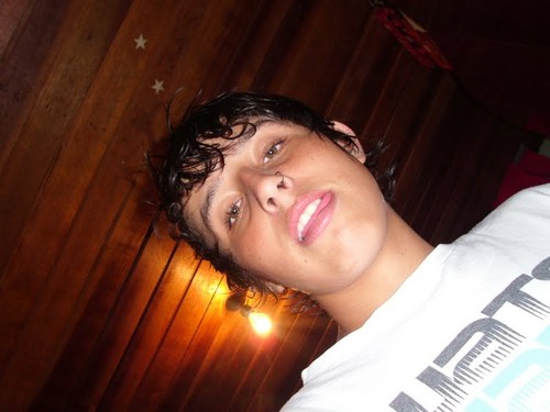 A seila eu so munto ciumento mais nao arumo muinta briga por meninas  
 HAHAHAAHAHA -'   Eh isso