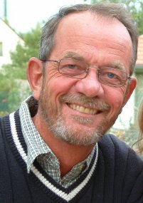 Biografie: Michael Jäckel, 57 Jahre alt und selbstständig. Mein Ziel: Geld verdienen über das Internet egal wo ich gerade bin. http://t.co/mI4XYp86JO