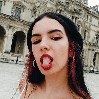 Nuria_soul's profile picture. i'm married to the music