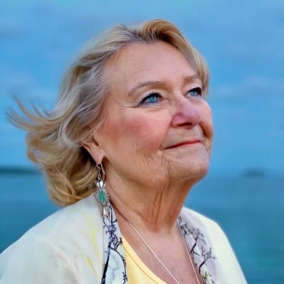 Coach, Teacher, Speaker & now Author! Sessions, certification training, retreats. #SoulGenesis #PastLifeRegression #AkashicRecords #Mediumship
