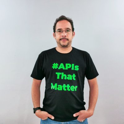 Venezolano Emprendedor y de vez en cuando Maratonista. CEO de SCORCE. Fanático de mi familia y de las nuevas tecnologías #Fintech #APIsThatMatter