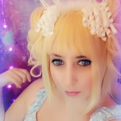 I'm a new twitch streamer. I'm also an anime, video game, wrestling, comics, and horror fangirl. I also just happen to cosplay!