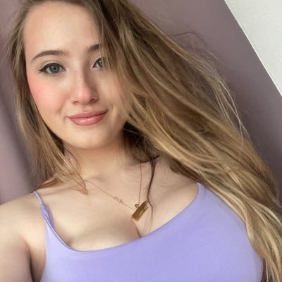 I stream and I love HI3rd šš„ŗ you can come hang out on Twitch if youād like. šµš· Girlfailure ExtraordinaireāØ