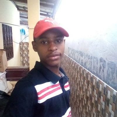 TeponnouU's profile picture. Simple et très cool