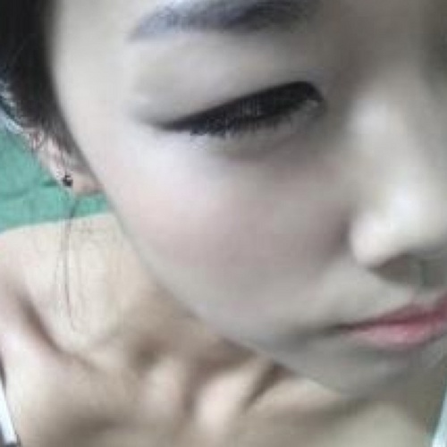 momoyaaa's profile picture. 자전거/스노보드/성남FC/축구/수영/아이폰/아이맥/디자인/소설책/스타일/패션/스트릿/다이어트/카툰/무도/라디오/스피커/여행/초밥/DSLR/