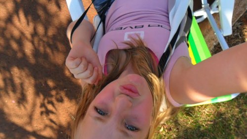 Sóu igualzinha a vooc' 
Os mesmos Principios*
Talvez a mesma conquista ;
Mass dependente de vooc Meu Sonho è Sonha Cada Vez Mais Alto ;$