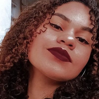 Brasileira braba de corpo brilhante ✨